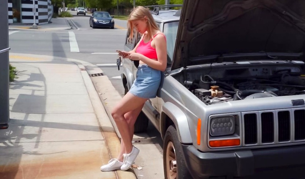 Helped a girl with a broken car and received cool sex with a blowjob as a reward